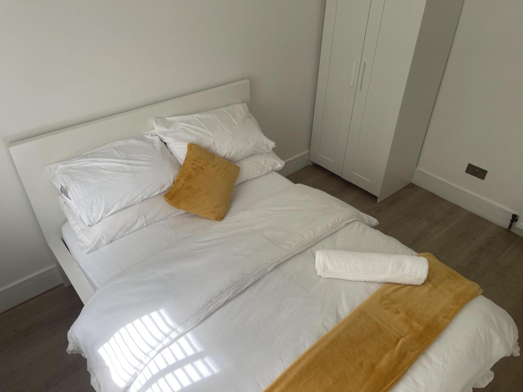 Casa de férias Cozy With Three Bedrooms Londres